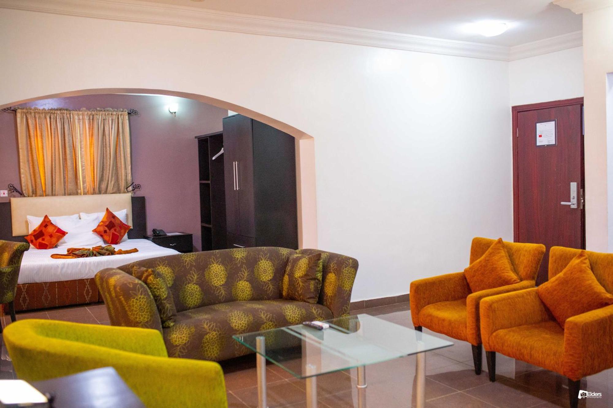 Suru Express Hotel GRA Lagos Exterior foto