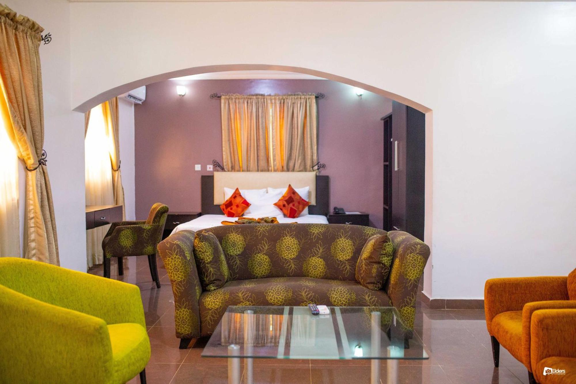 Suru Express Hotel GRA Lagos Exterior foto