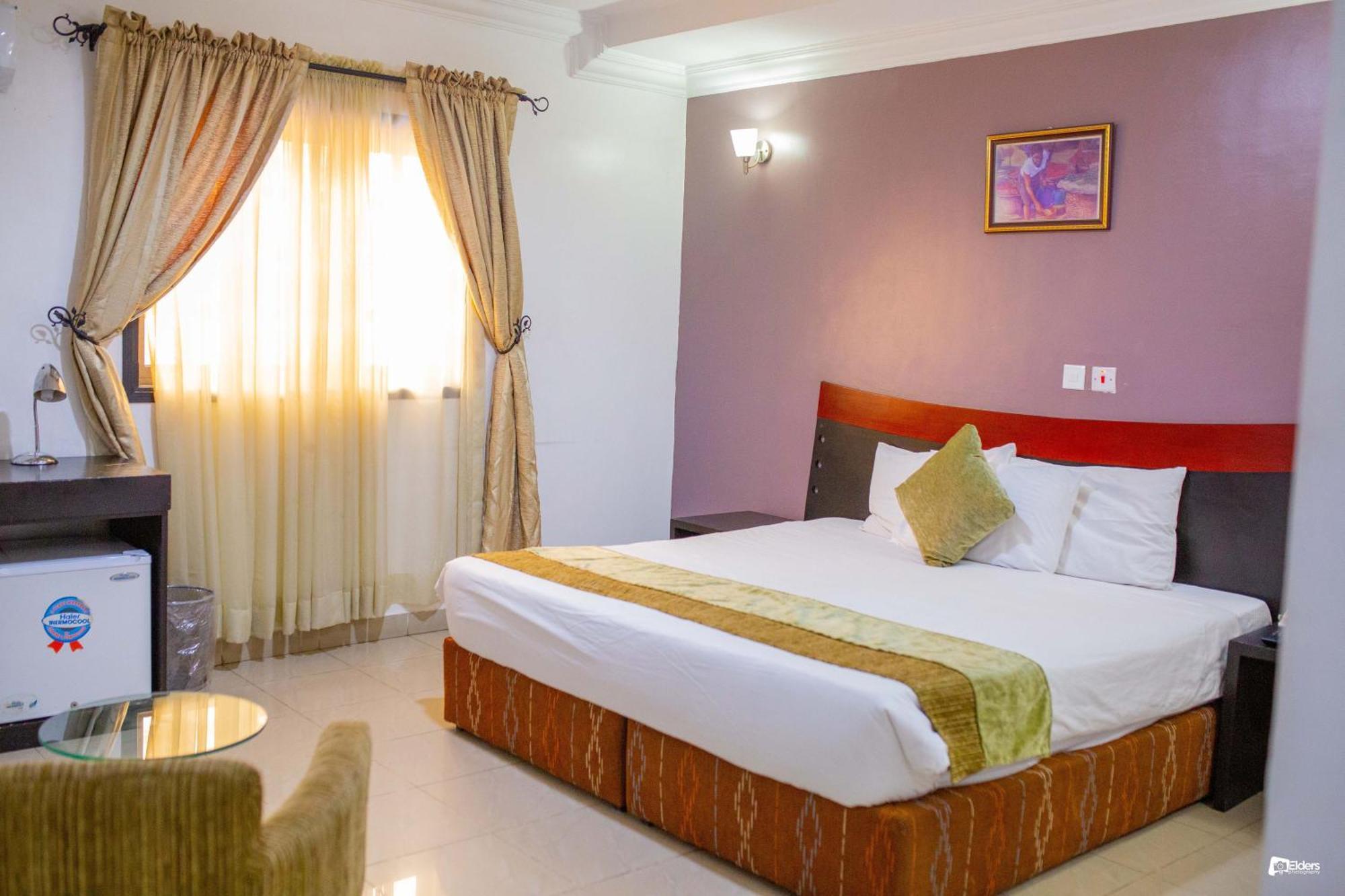 Suru Express Hotel GRA Lagos Exterior foto